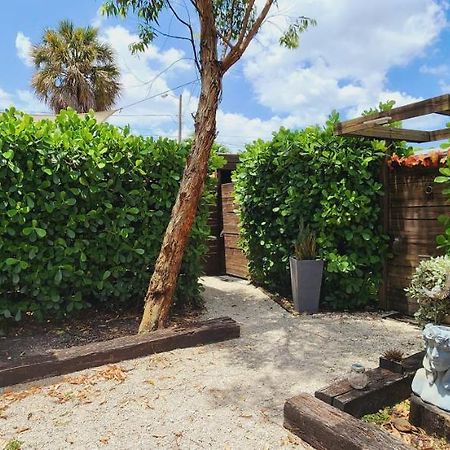Private Aparment Studio In The Hard Of Miami Unit # 6 Opa-locka المظهر الخارجي الصورة