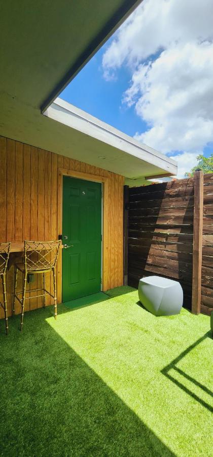 Private Aparment Studio In The Hard Of Miami Unit # 6 Opa-locka المظهر الخارجي الصورة